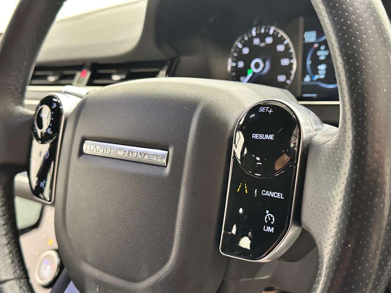 2019 LAND ROVER RANGE ROVER EVOQUE 2019 LAND ROVER RANGE ROVER EVOQUE