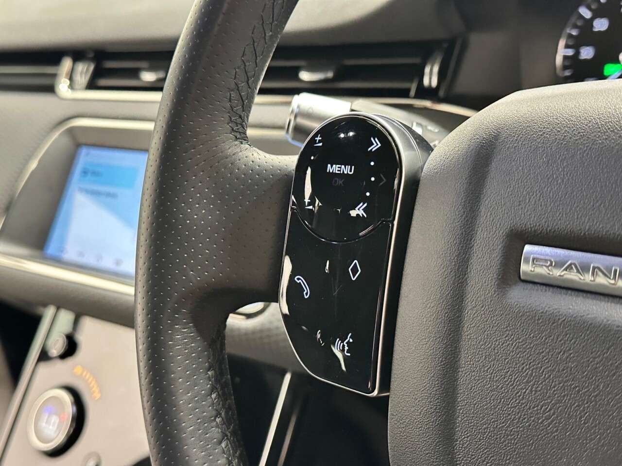 2019 LAND ROVER RANGE ROVER EVOQUE 2019 LAND ROVER RANGE ROVER EVOQUE