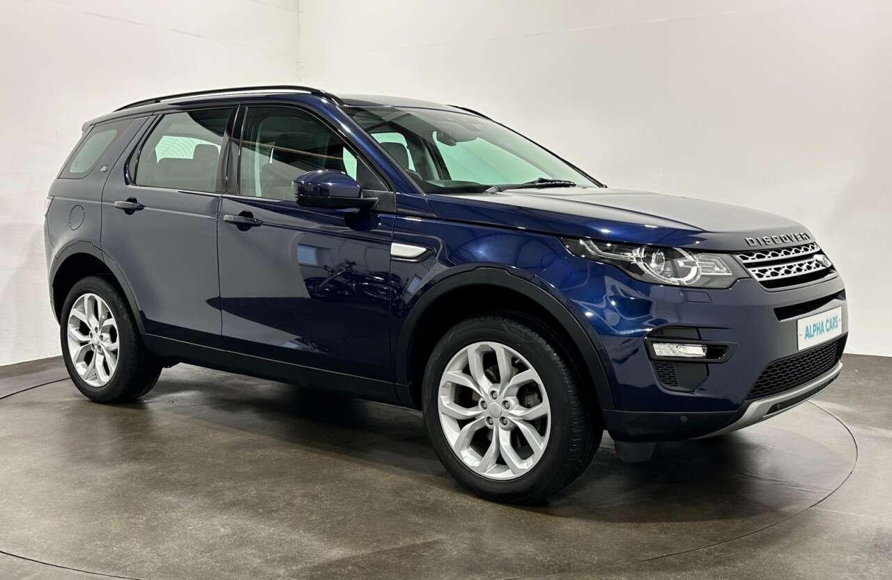 A 2018 LAND ROVER DISCOVERY SPORT 2.0 TD4 HSE SUV 5dr Diesel Auto 4WD Euro 6 (s/s) (180 ps) Detachable Towbar A 2018 LAND ROVER DISCOVERY SPORT 2.0 TD4 HSE SUV 5dr Diesel Auto 4WD Euro 6 (s/s) (180 ps) Detachable Towbar
