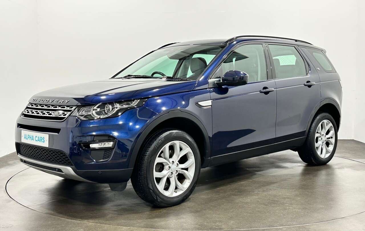 A 2018 LAND ROVER DISCOVERY SPORT 2.0 TD4 HSE SUV 5dr Diesel Auto 4WD Euro 6 (s/s) (180 ps) Detachable Towbar A 2018 LAND ROVER DISCOVERY SPORT 2.0 TD4 HSE SUV 5dr Diesel Auto 4WD Euro 6 (s/s) (180 ps) Detachable Towbar