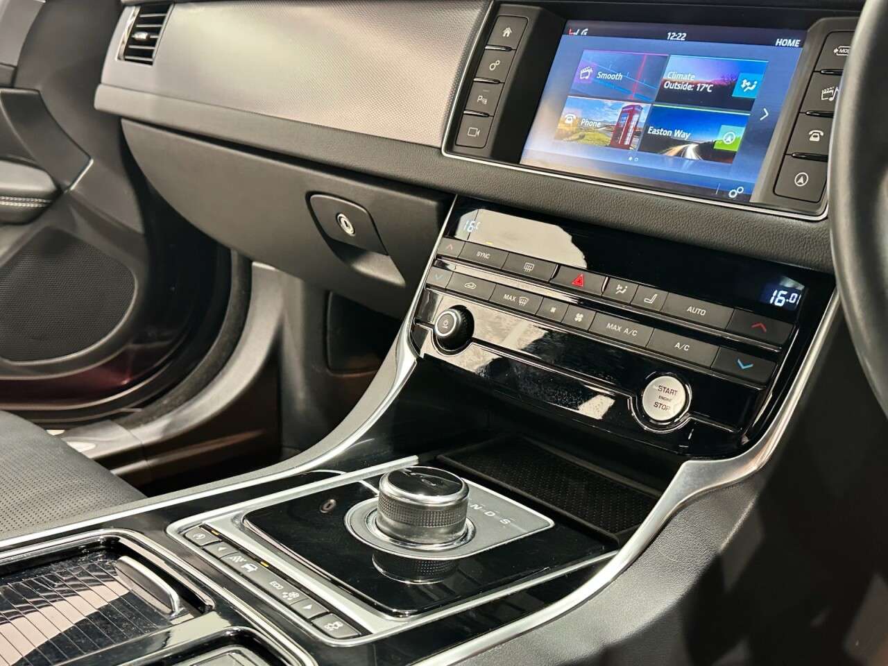 2017 JAGUAR XF 2017 JAGUAR XF