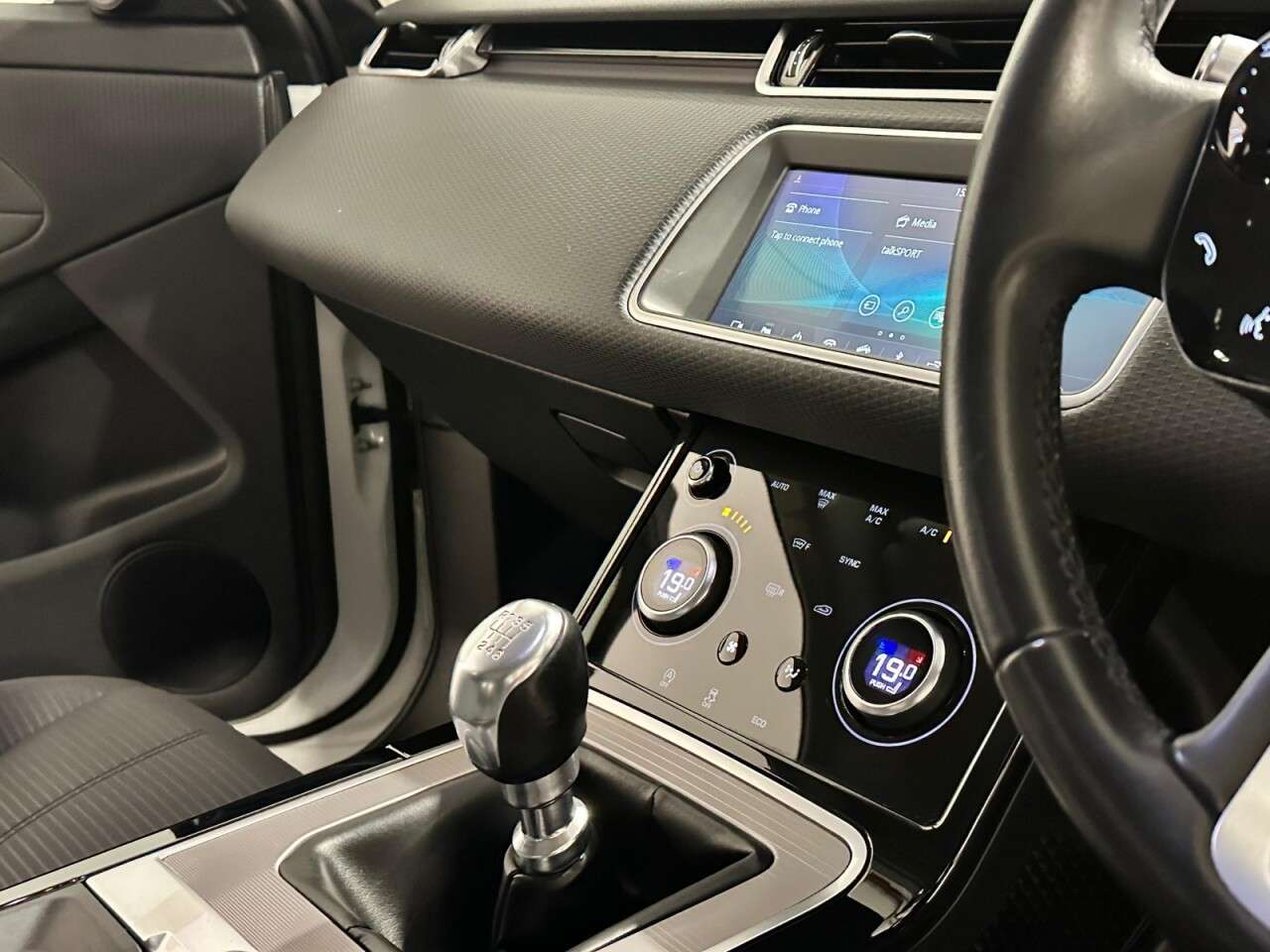 2019 LAND ROVER RANGE ROVER EVOQUE 2019 LAND ROVER RANGE ROVER EVOQUE