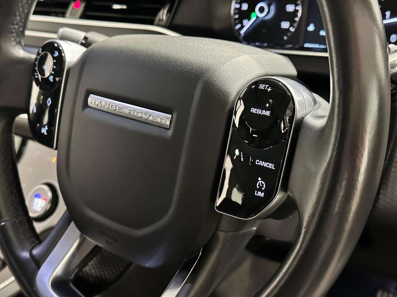 2019 LAND ROVER RANGE ROVER EVOQUE 2019 LAND ROVER RANGE ROVER EVOQUE