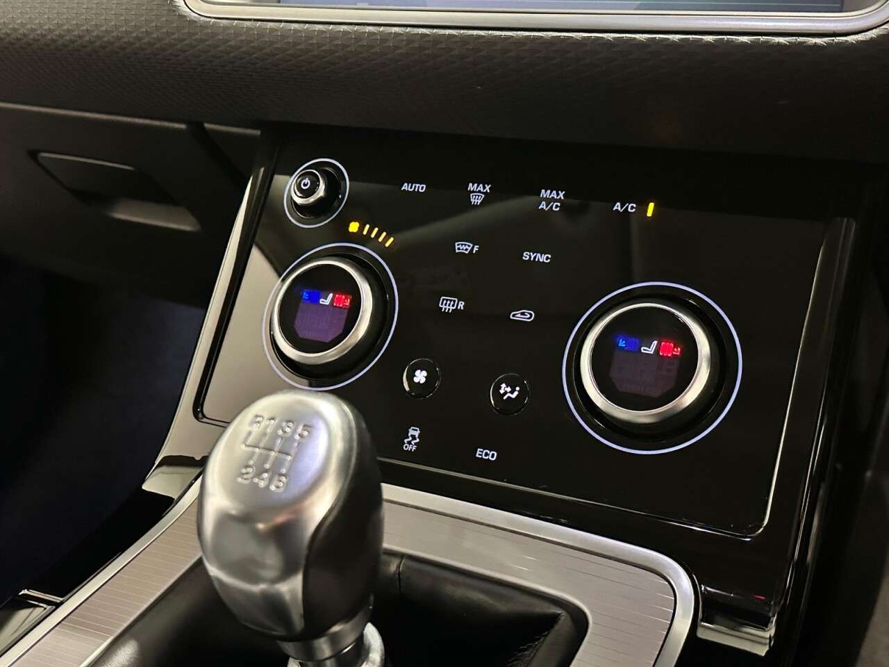 2019 LAND ROVER RANGE ROVER EVOQUE 2019 LAND ROVER RANGE ROVER EVOQUE