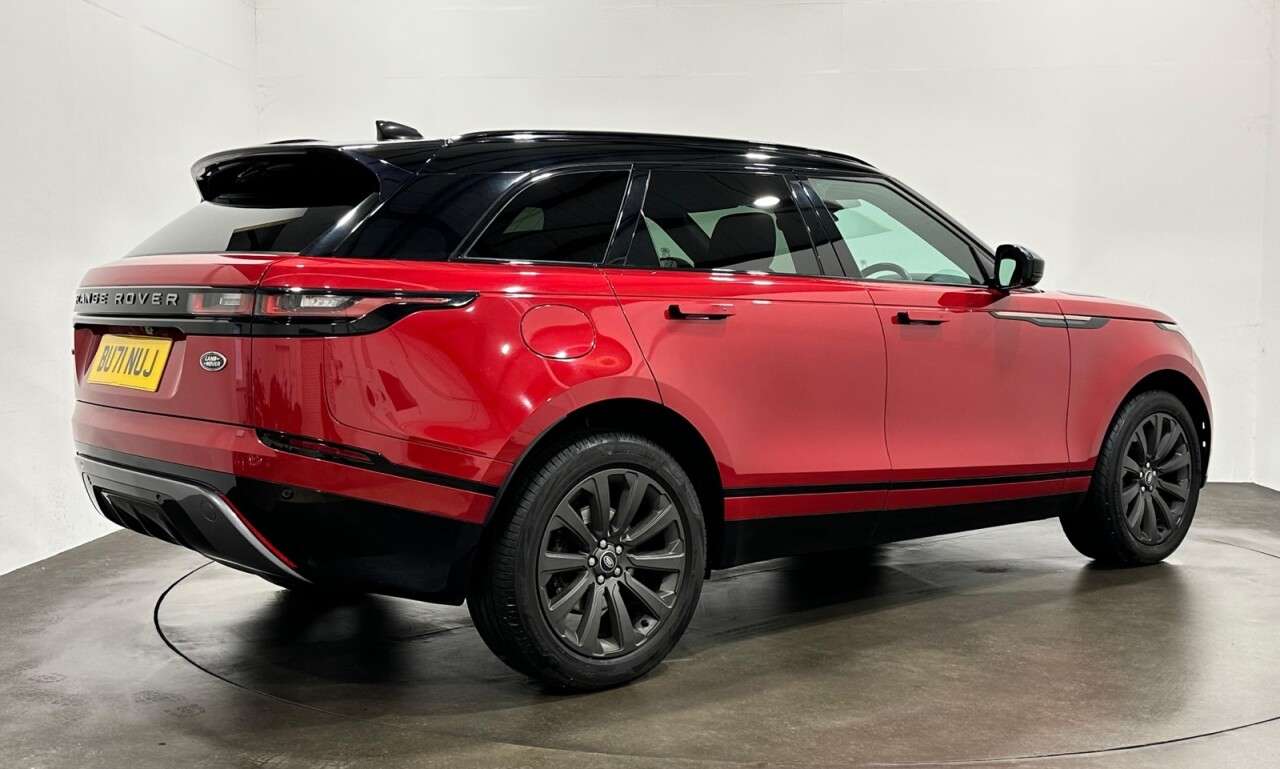 A 2021 LAND ROVER RANGE ROVER VELAR 2.0 D200 MHEV R-Dynamic SE SUV 5dr Diesel Auto 4WD Euro 6 (s/s) (204 ps) A 2021 LAND ROVER RANGE ROVER VELAR 2.0 D200 MHEV R-Dynamic SE SUV 5dr Diesel Auto 4WD Euro 6 (s/s) (204 ps)