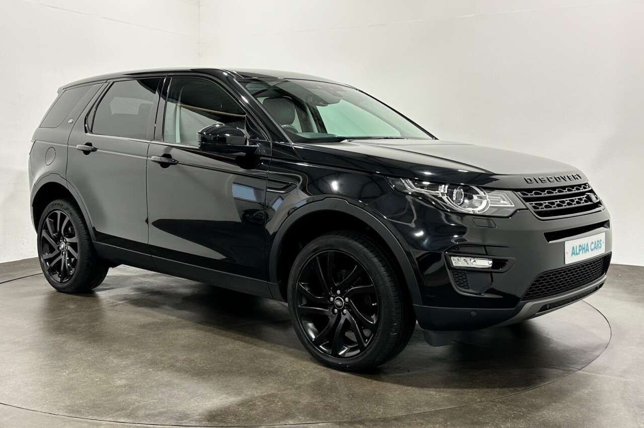 A 2019 LAND ROVER DISCOVERY SPORT 2.0 TD4 HSE SUV 5dr Hosting Rear Entertainment Screens Diesel Manual 4WD Eu A 2019 LAND ROVER DISCOVERY SPORT 2.0 TD4 HSE SUV 5dr Hosting Rear Entertainment Screens Diesel Manual 4WD Eu