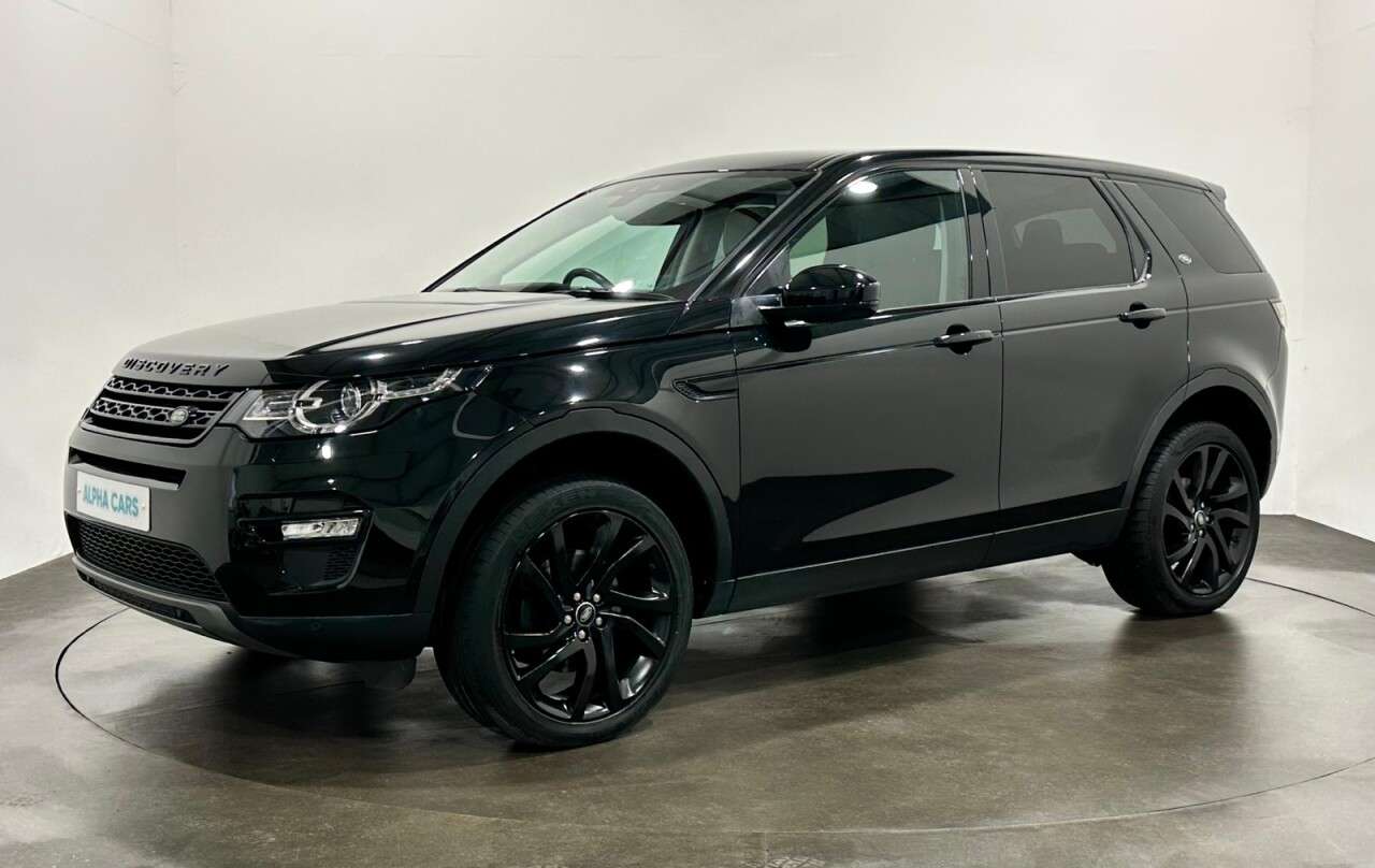 A 2019 LAND ROVER DISCOVERY SPORT 2.0 TD4 HSE SUV 5dr Hosting Rear Entertainment Screens Diesel Manual 4WD Eu A 2019 LAND ROVER DISCOVERY SPORT 2.0 TD4 HSE SUV 5dr Hosting Rear Entertainment Screens Diesel Manual 4WD Eu