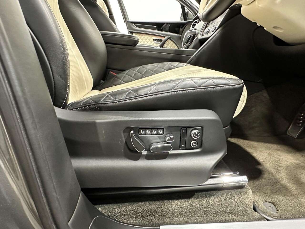 2018 BENTLEY BENTAYGA 2018 BENTLEY BENTAYGA