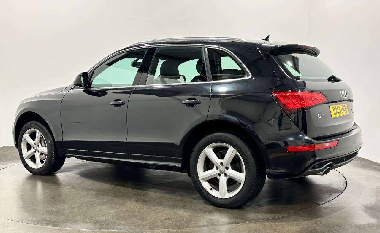 A 2013 AUDI Q5 2.0 TDI S line SUV 5dr Diesel Manual quattro Euro 5 (s/s) (177 ps) A 2013 AUDI Q5 2.0 TDI S line SUV 5dr Diesel Manual quattro Euro 5 (s/s) (177 ps)