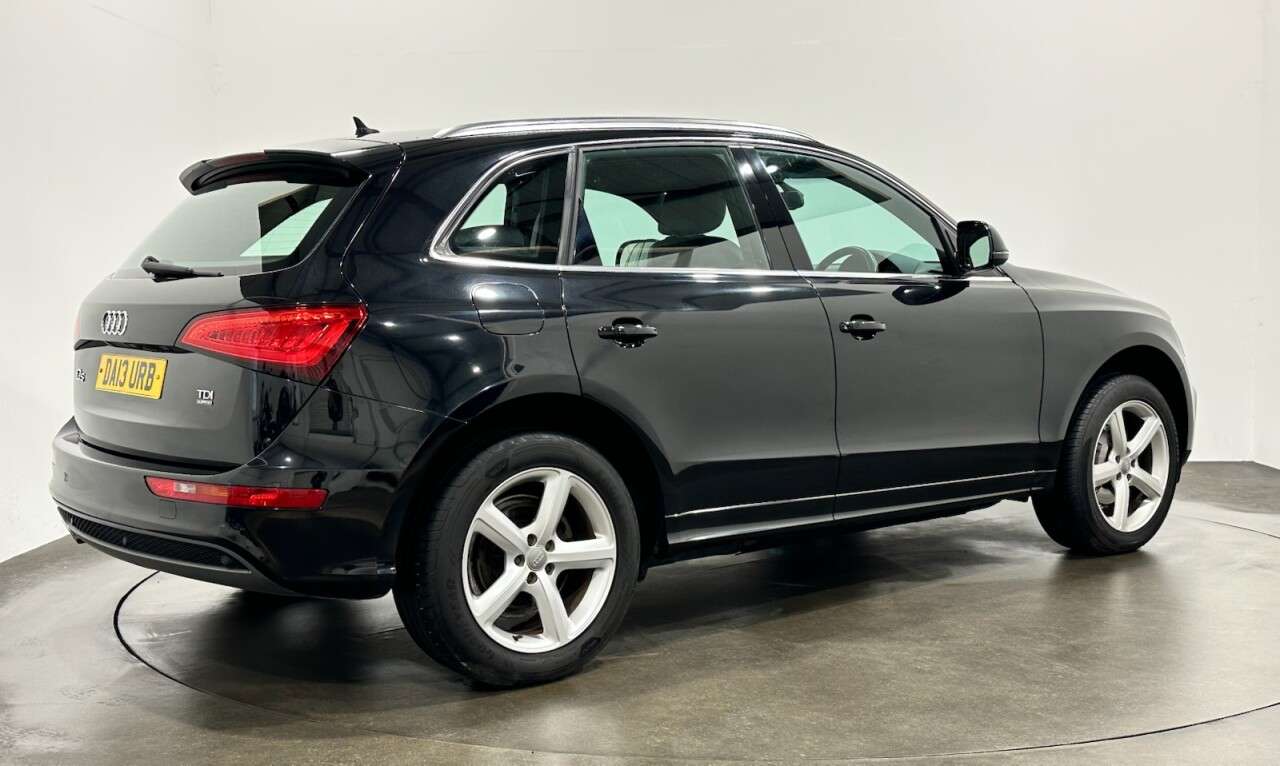 A 2013 AUDI Q5 2.0 TDI S line SUV 5dr Diesel Manual quattro Euro 5 (s/s) (177 ps) A 2013 AUDI Q5 2.0 TDI S line SUV 5dr Diesel Manual quattro Euro 5 (s/s) (177 ps)