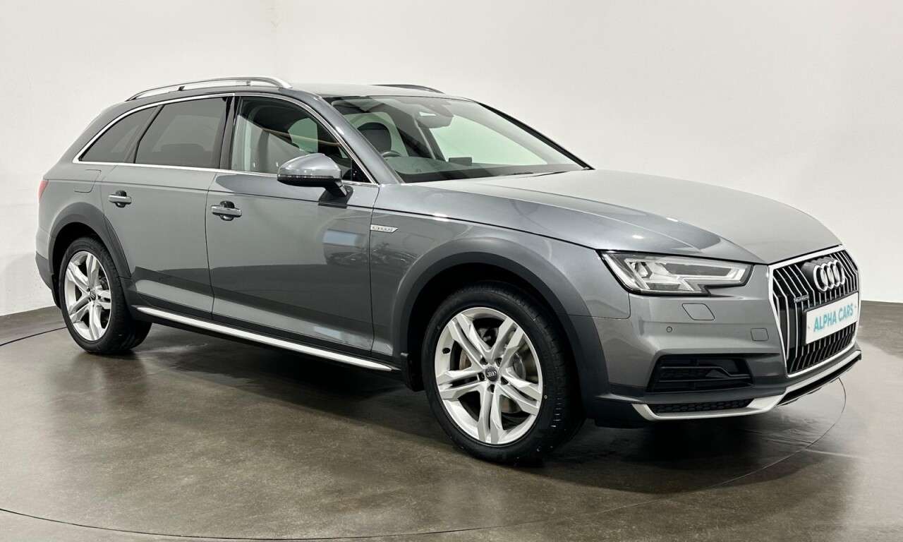 A 2017 AUDI A4 ALLROAD 2.0 TDI Sport Estate 5dr Diesel S Tronic quattro Euro 6 (s/s) (190 ps) A 2017 AUDI A4 ALLROAD 2.0 TDI Sport Estate 5dr Diesel S Tronic quattro Euro 6 (s/s) (190 ps)