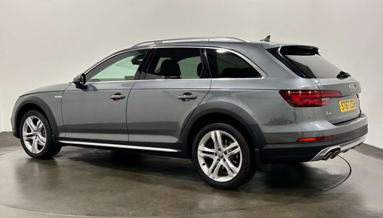 A 2017 AUDI A4 ALLROAD 2.0 TDI Sport Estate 5dr Diesel S Tronic quattro Euro 6 (s/s) (190 ps) A 2017 AUDI A4 ALLROAD 2.0 TDI Sport Estate 5dr Diesel S Tronic quattro Euro 6 (s/s) (190 ps)