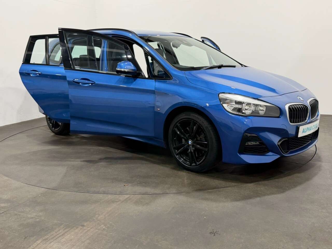 A 2019 BMW 2 SERIES GRAN TOURER 2.0 220i GPF M Sport MPV 5dr Petrol DCT Euro 6 (s/s) (192 ps) A 2019 BMW 2 SERIES GRAN TOURER 2.0 220i GPF M Sport MPV 5dr Petrol DCT Euro 6 (s/s) (192 ps)