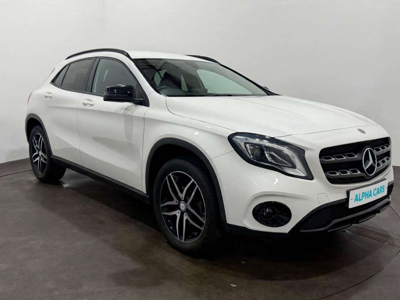 A 2019 MERCEDES GLA-CLASS GLA 180 URBAN EDITION A 2019 MERCEDES GLA-CLASS GLA 180 URBAN EDITION
