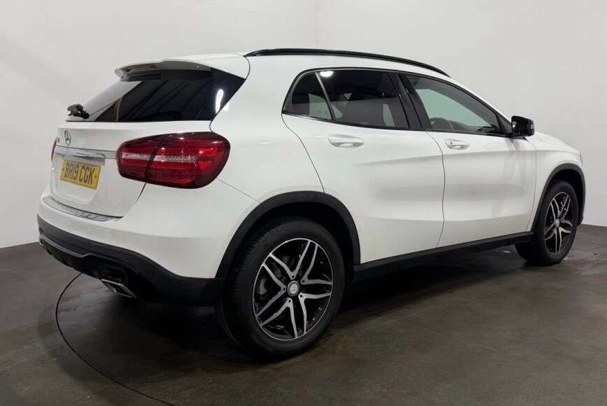 A 2019 MERCEDES GLA-CLASS GLA 180 URBAN EDITION A 2019 MERCEDES GLA-CLASS GLA 180 URBAN EDITION