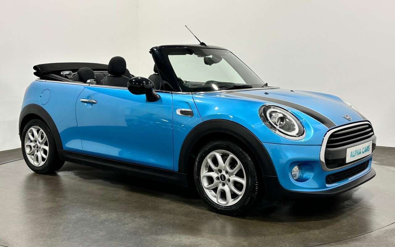 A 2018 MINI CONVERTIBLE 1.5 Cooper Convertible 2dr Petrol Steptronic Euro 6 (s/s) (136 ps) A 2018 MINI CONVERTIBLE 1.5 Cooper Convertible 2dr Petrol Steptronic Euro 6 (s/s) (136 ps)