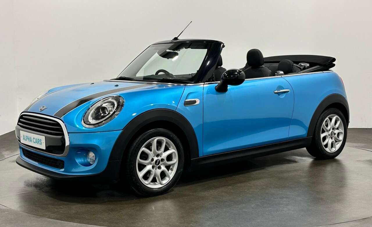 A 2018 MINI CONVERTIBLE 1.5 Cooper Convertible 2dr Petrol Steptronic Euro 6 (s/s) (136 ps) A 2018 MINI CONVERTIBLE 1.5 Cooper Convertible 2dr Petrol Steptronic Euro 6 (s/s) (136 ps)