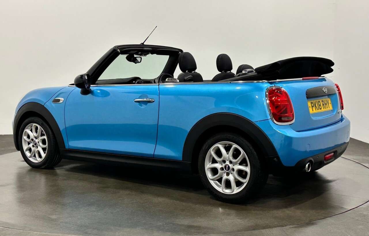 A 2018 MINI CONVERTIBLE 1.5 Cooper Convertible 2dr Petrol Steptronic Euro 6 (s/s) (136 ps) A 2018 MINI CONVERTIBLE 1.5 Cooper Convertible 2dr Petrol Steptronic Euro 6 (s/s) (136 ps)