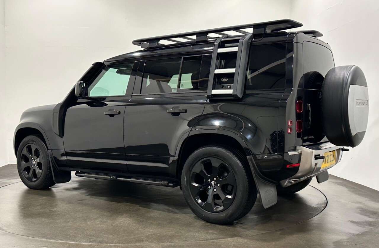 A 2021 LAND ROVER DEFENDER 110 3.0 D250 MHEV HSE SUV 5dr Diesel Auto 4WD Euro 6 (s/s) (250 ps) A 2021 LAND ROVER DEFENDER 110 3.0 D250 MHEV HSE SUV 5dr Diesel Auto 4WD Euro 6 (s/s) (250 ps)