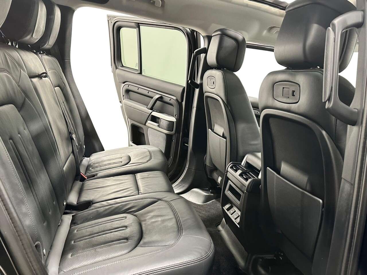 2021 LAND ROVER DEFENDER 110 2021 LAND ROVER DEFENDER 110