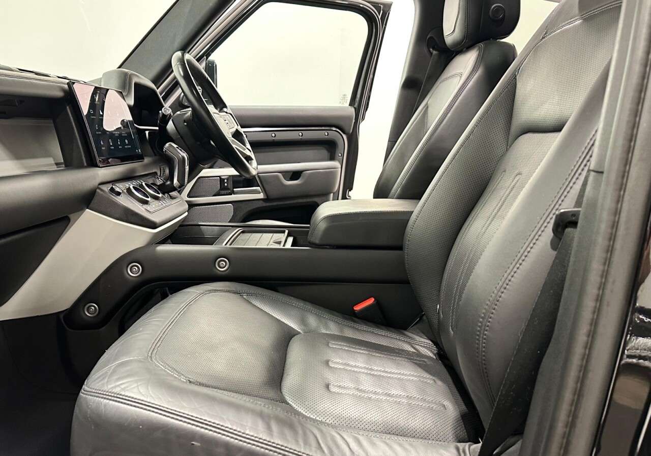 2021 LAND ROVER DEFENDER 110 2021 LAND ROVER DEFENDER 110