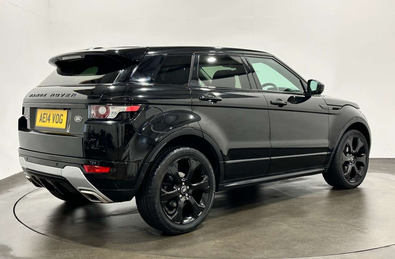 A 2014 LAND ROVER RANGE ROVER EVOQUE 2.2 SD4 Dynamic SUV 5dr Diesel Auto 4WD Euro 5 (s/s) (190 ps) 2.2 SD4 Dynam A 2014 LAND ROVER RANGE ROVER EVOQUE 2.2 SD4 Dynamic SUV 5dr Diesel Auto 4WD Euro 5 (s/s) (190 ps) 2.2 SD4 Dynam
