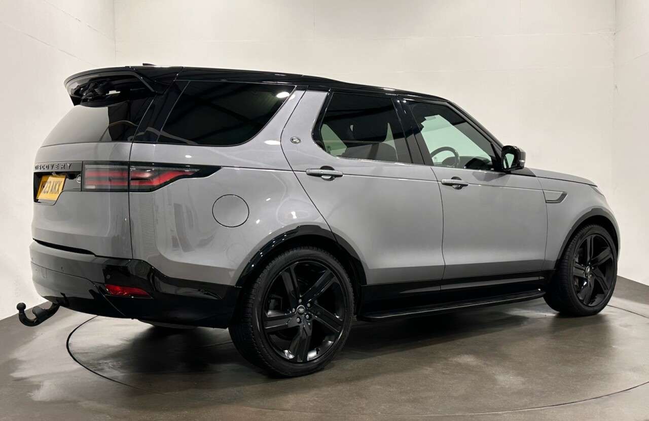 A 2023 LAND ROVER DISCOVERY 3.0 D300 MHEV R-Dynamic HSE SUV 5dr Diesel Auto 4WD Euro 6 (s/s) (300 ps) A 2023 LAND ROVER DISCOVERY 3.0 D300 MHEV R-Dynamic HSE SUV 5dr Diesel Auto 4WD Euro 6 (s/s) (300 ps)