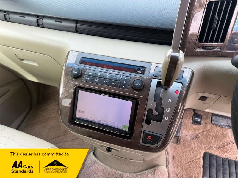 2004 NISSAN ELGRAND 2004 NISSAN ELGRAND