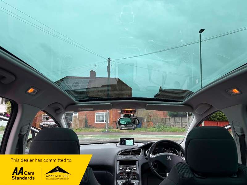 2015 PEUGEOT 5008 2015 PEUGEOT 5008