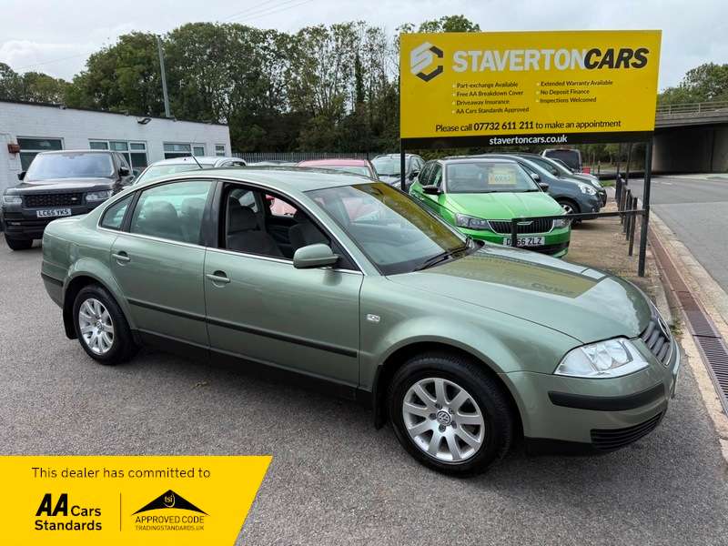 A 2002 VOLKSWAGEN PASSAT SE A 2002 VOLKSWAGEN PASSAT SE
