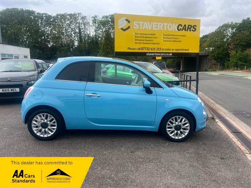 A 2014 FIAT 500 LOUNGE A 2014 FIAT 500 LOUNGE