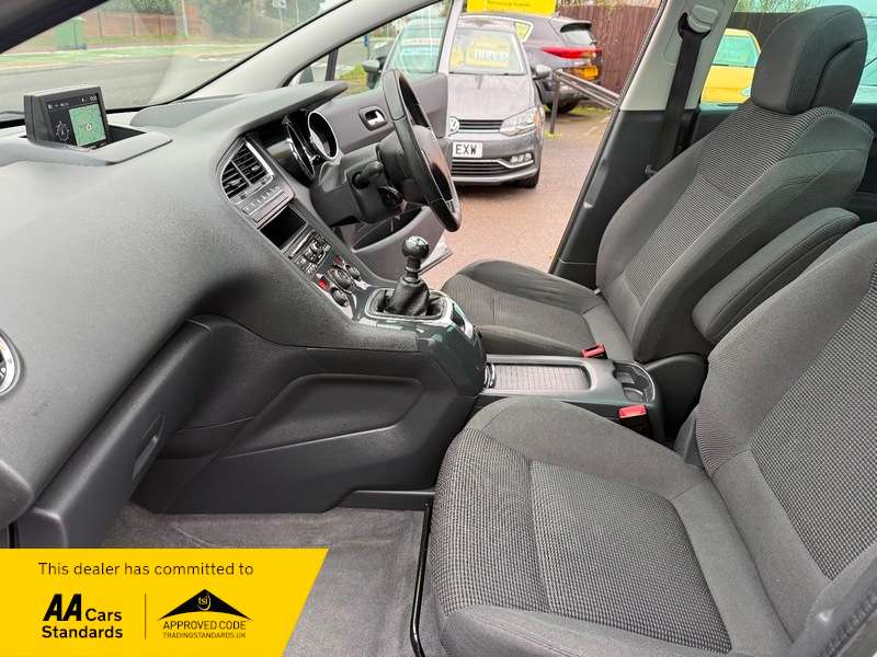 2015 PEUGEOT 5008 2015 PEUGEOT 5008