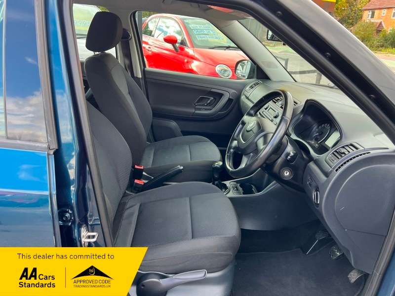 2011 SKODA FABIA 2011 SKODA FABIA