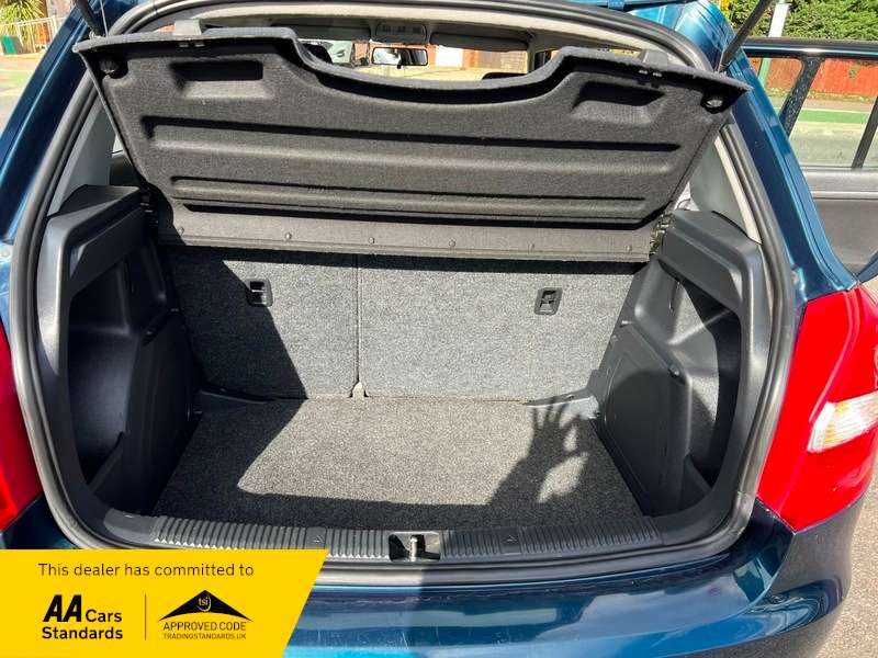 2011 SKODA FABIA 2011 SKODA FABIA