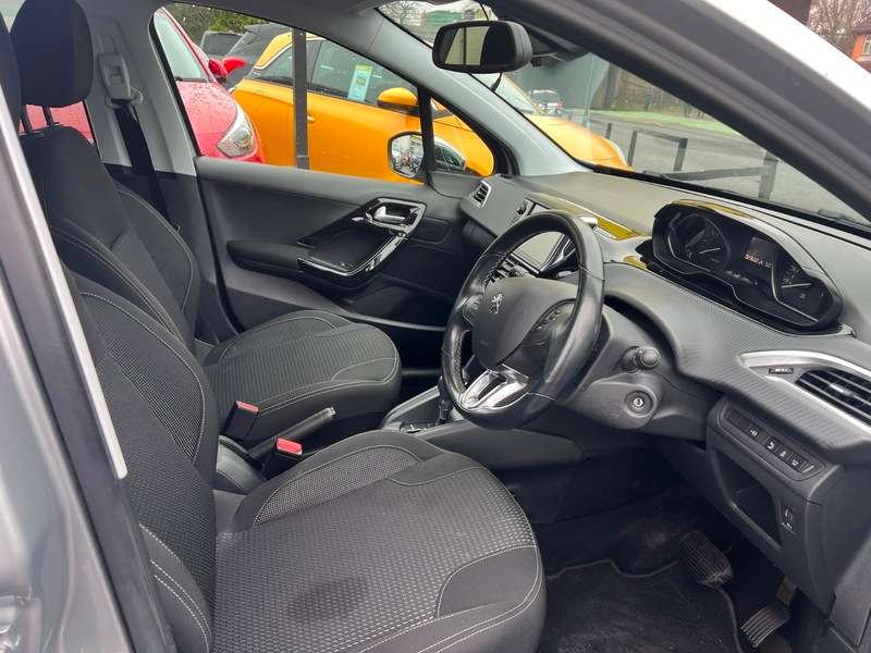 2017 PEUGEOT 208 2017 PEUGEOT 208