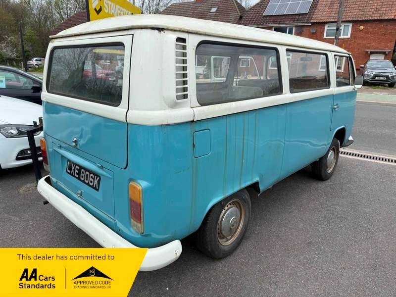A 1972 VOLKSWAGEN CAMPERVAN Bay A 1972 VOLKSWAGEN CAMPERVAN Bay
