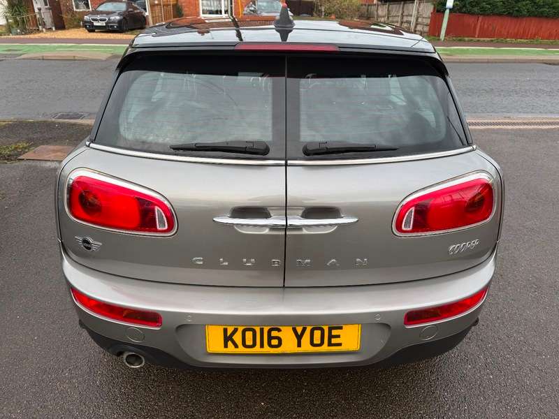A 2016 MINI CLUBMAN Cooper A 2016 MINI CLUBMAN Cooper