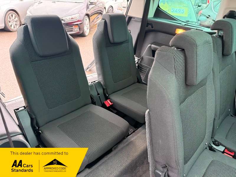 2015 PEUGEOT 5008 2015 PEUGEOT 5008