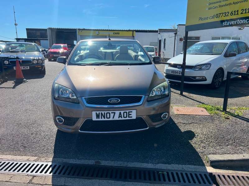 A 2007 FORD FOCUS CC3 A 2007 FORD FOCUS CC3