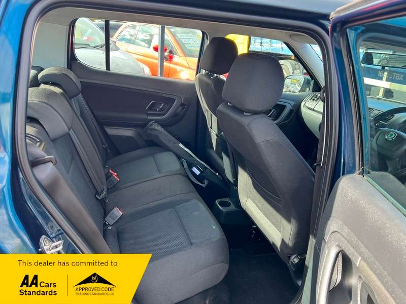 2011 SKODA FABIA 2011 SKODA FABIA