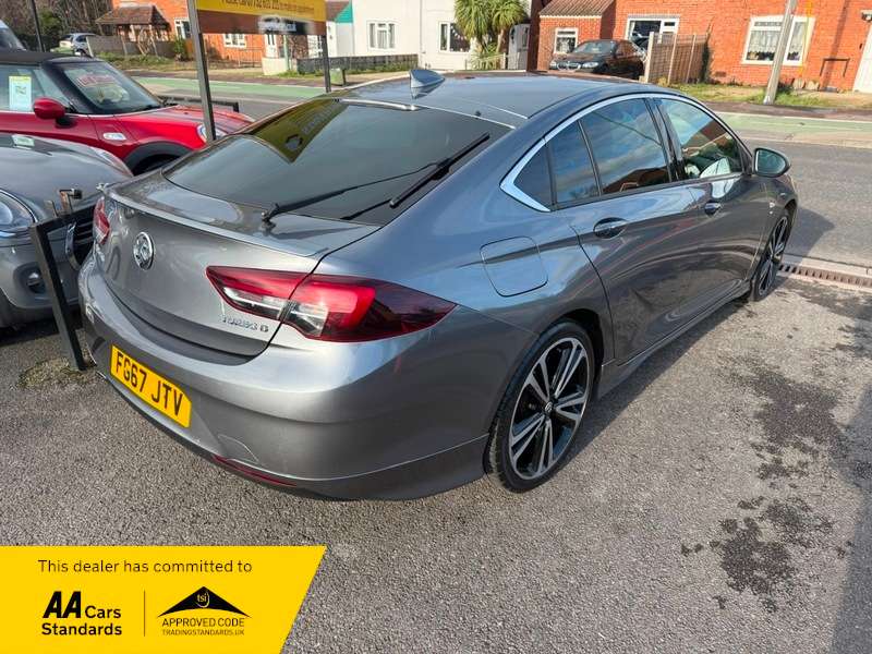 A 2017 VAUXHALL INSIGNIA GRAND SPORT SRI VX-LINE NAV A 2017 VAUXHALL INSIGNIA GRAND SPORT SRI VX-LINE NAV