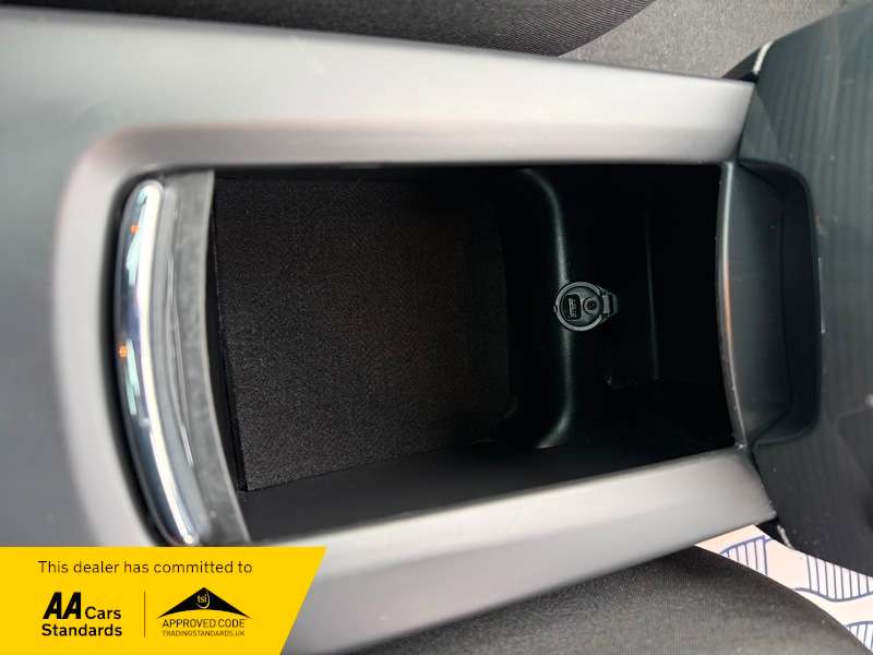 2015 PEUGEOT 5008 2015 PEUGEOT 5008