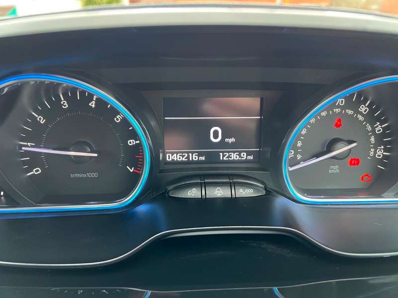 2018 PEUGEOT 2008 2018 PEUGEOT 2008