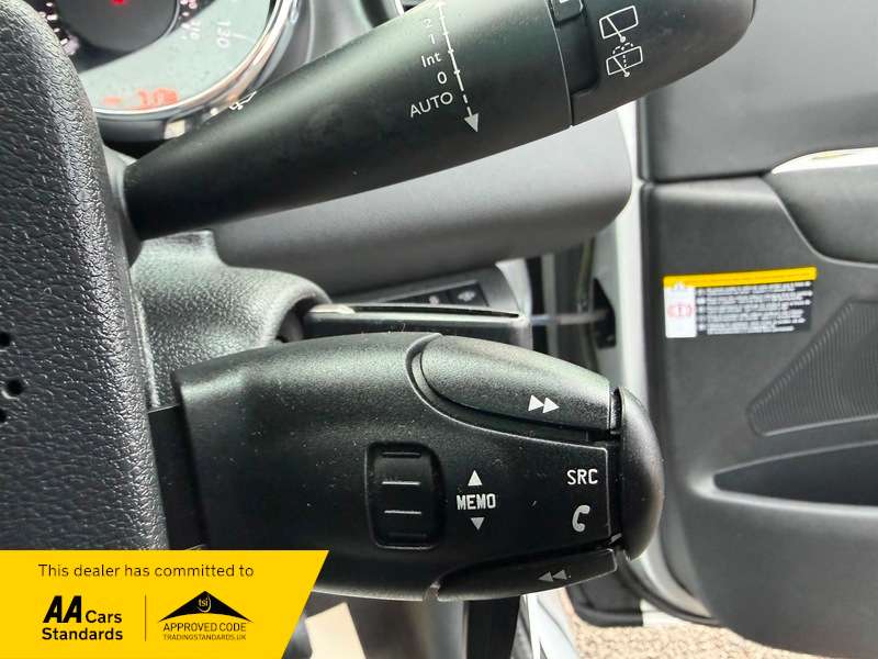 2015 PEUGEOT 5008 2015 PEUGEOT 5008