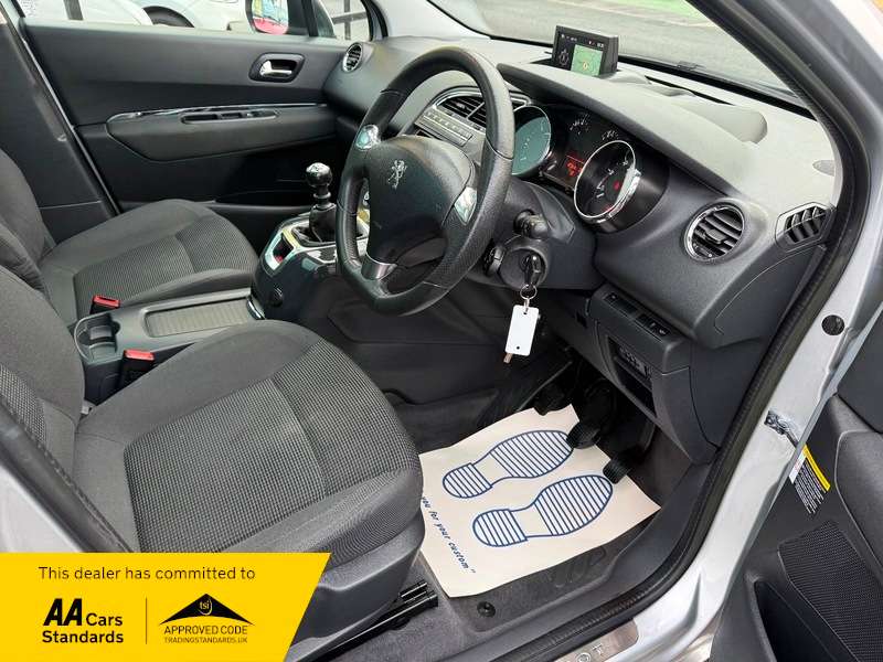 2015 PEUGEOT 5008 2015 PEUGEOT 5008