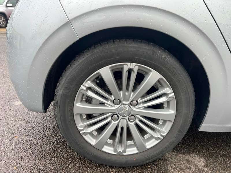 2017 PEUGEOT 208 2017 PEUGEOT 208