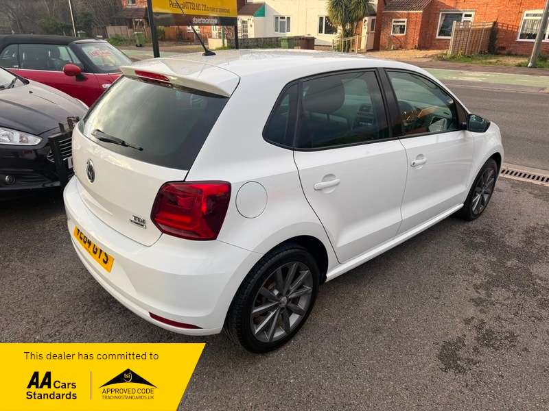 A 2014 VOLKSWAGEN POLO SE DESIGN TDI A 2014 VOLKSWAGEN POLO SE DESIGN TDI