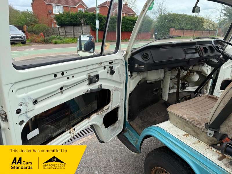 1972 VOLKSWAGEN CAMPERVAN 1972 VOLKSWAGEN CAMPERVAN