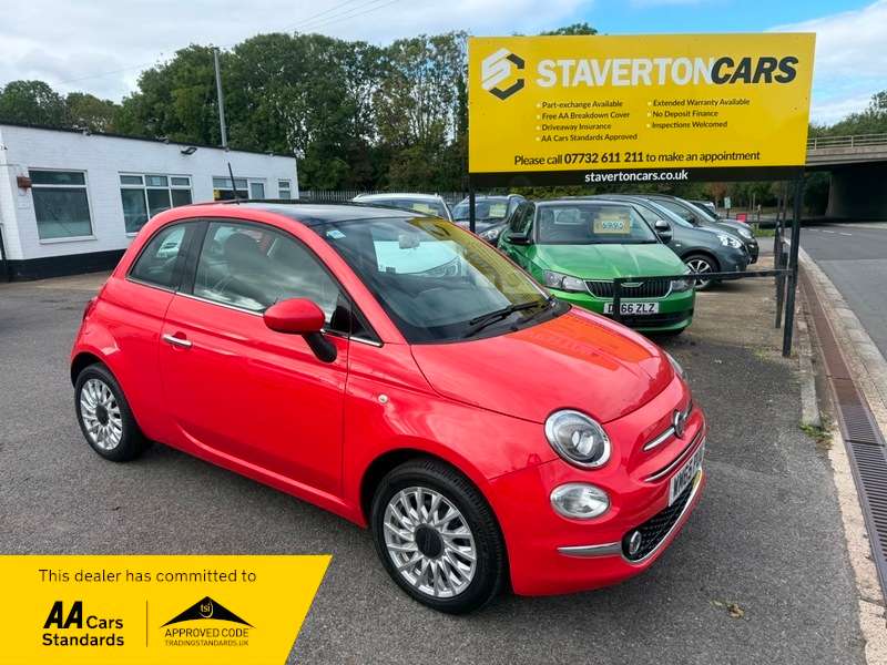 A 2015 FIAT 500 LOUNGE A 2015 FIAT 500 LOUNGE