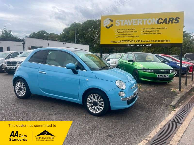 A 2014 FIAT 500 LOUNGE A 2014 FIAT 500 LOUNGE